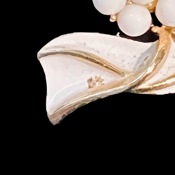 Crown Trifari Gold tone Enamel And Beaded Ribbon Flower Brooch (5172) - Picture 2 of 5